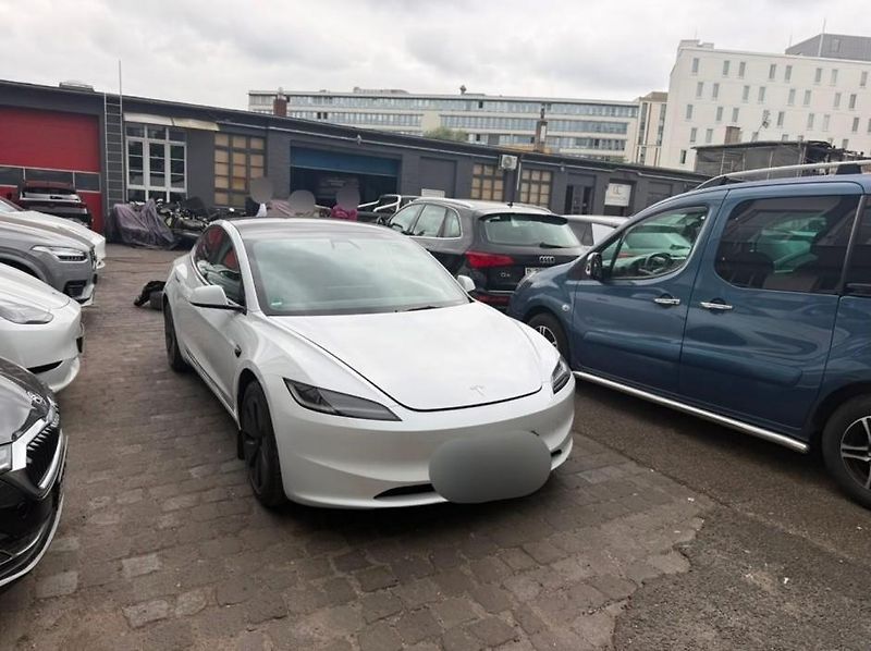 Tesla Model 3 (2024) HIGHLAND AWD      PŘIPRAVUJEME - fotka 5 z 8