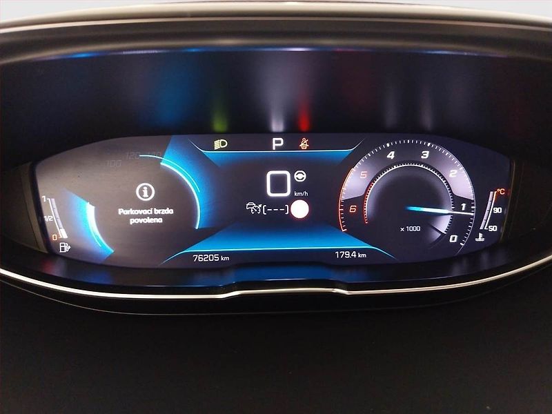 Peugeot 3008 (2021) 1.5 BlueHDi - fotka 11 z 23