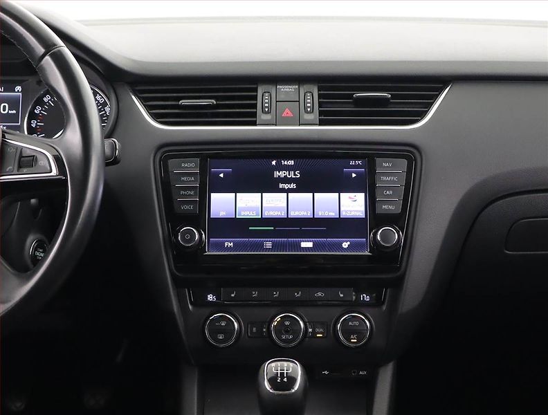 Škoda Octavia (2014) Elegance 1.6 TDI, Navi, Xenony - fotka 12 z 23