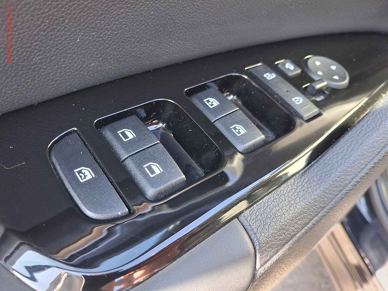 Kia Sportage (2022) 1.6T-GDi, 2.maj,ČR, LED - fotka 12 z 22