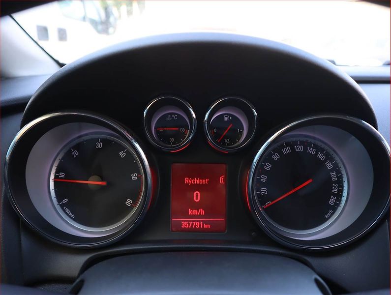 Opel Astra (2013) 1.7 CDTI, Serv.kniha, nová STK - fotka 11 z 16