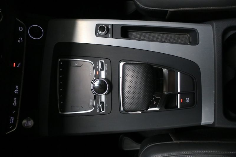 Audi Q5 (2018) 3,0 TDI 210 KW Quattro  S-line - fotka 34 z 49