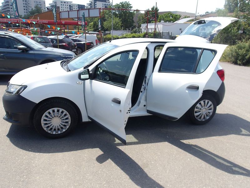 Dacia Sandero 1,2i ČR NAJ.66000km !!! - fotka 18 z 19