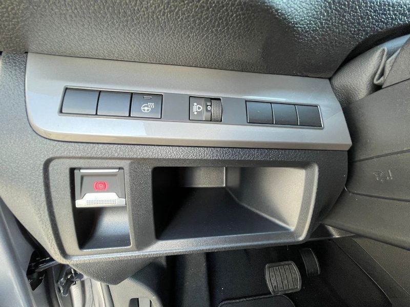 Toyota ProAce Verso 2.0L 8AT Family 8 - fotka 19 z 21