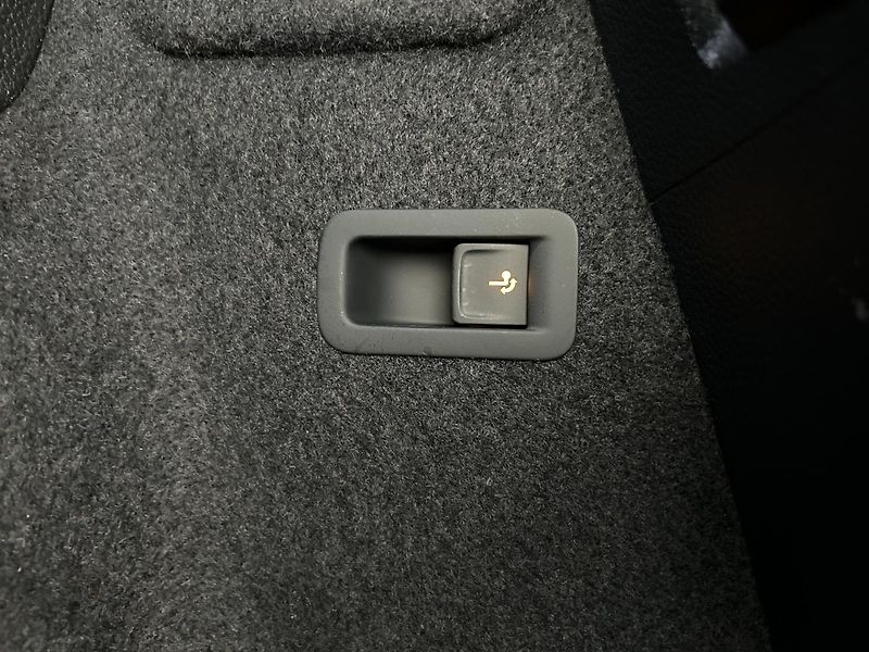 Škoda Karoq 2.0 TDI 4x4 Top selection - fotka 28 z 29