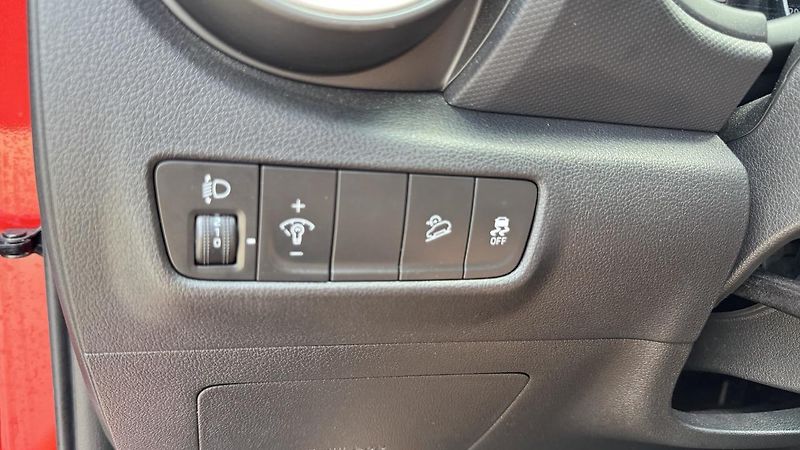 Hyundai Kona (2021) Smart 1.0 T-GDI DCT - fotka 17 z 26