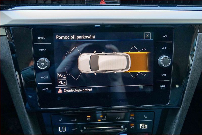 Volkswagen Arteon (2023) 2.0 TDI - fotka 17 z 21