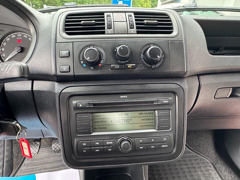 Škoda Roomster (2009) 1.2 HTP - fotka 19 z 28