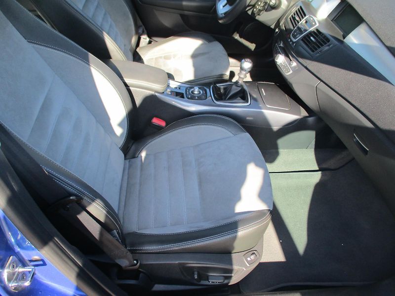 Renault Laguna (2009) 2,0 T - fotka 6 z 11