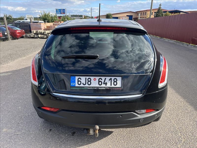 Lancia Delta 1,4 i 110 KW KLIMA ALU STK9/28 - fotka 7 z 35