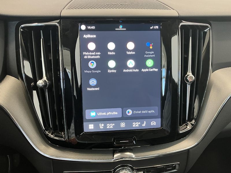 Volvo XC60 B5 AWD Plus Dark-REZERVACE - fotka 30 z 46