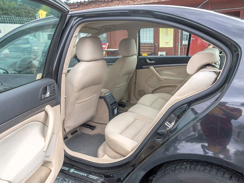 Škoda Octavia (2005) 1.9TDI 77KW – PO ROZVODECH - fotka 21 z 32
