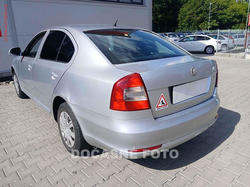 Škoda Octavia (2009) 1.9TDi, ČR, AC - fotka 2 z 3