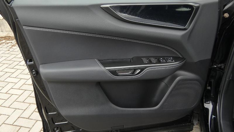 Lexus NX 350h 2.5 E-CVT Comfort Top - fotka 8 z 23