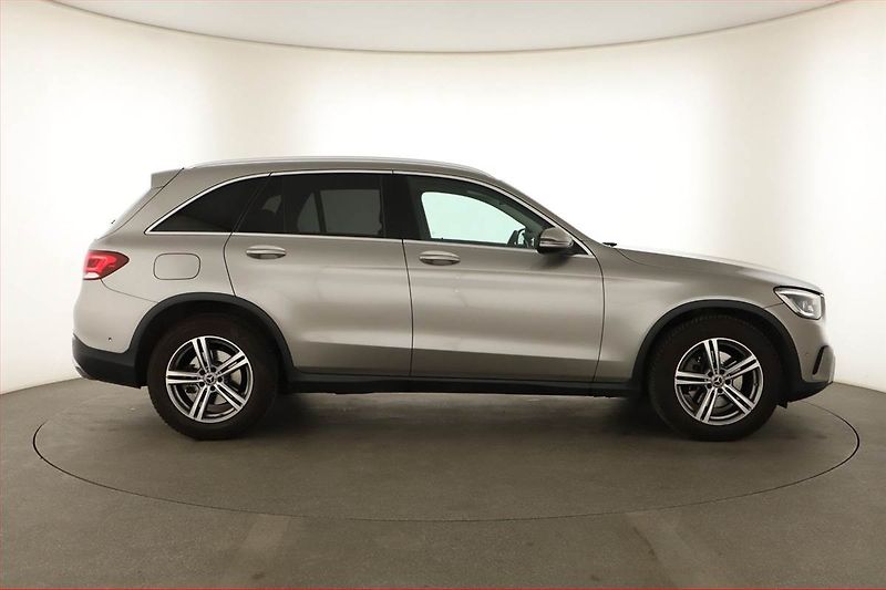 Mercedes-Benz GLC (2020) Avantgarde 220 d 4MATIC - fotka 6 z 21