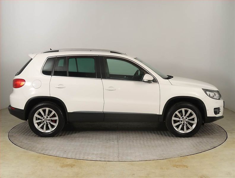Volkswagen Tiguan (2012) 2.0 TSI, 4X4, Automat, Kůže - fotka 6 z 21
