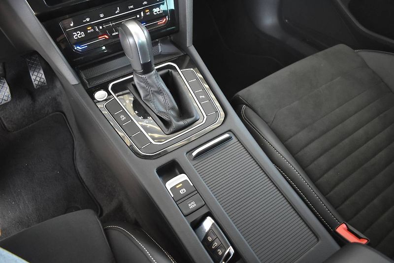 Volkswagen Passat Variant (2023) 2.0TDI 110kW DSG, LED,CZ - fotka 21 z 23