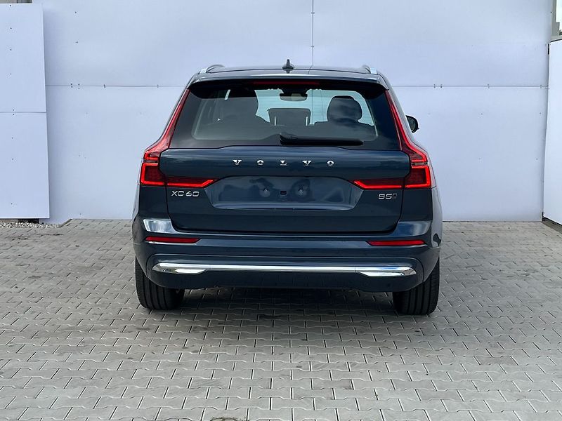 Volvo XC60 PLUS BRIGHT B5 AWD 184kW - fotka 8 z 31