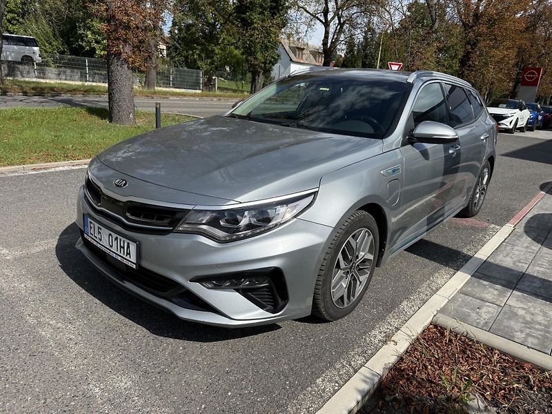 Kia Optima 2.0 PHEV 113kw - fotka 3 z 10