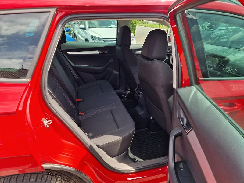 Škoda Karoq 1,6TDI STYLE NAVI WEBASTO - fotka 10 z 18
