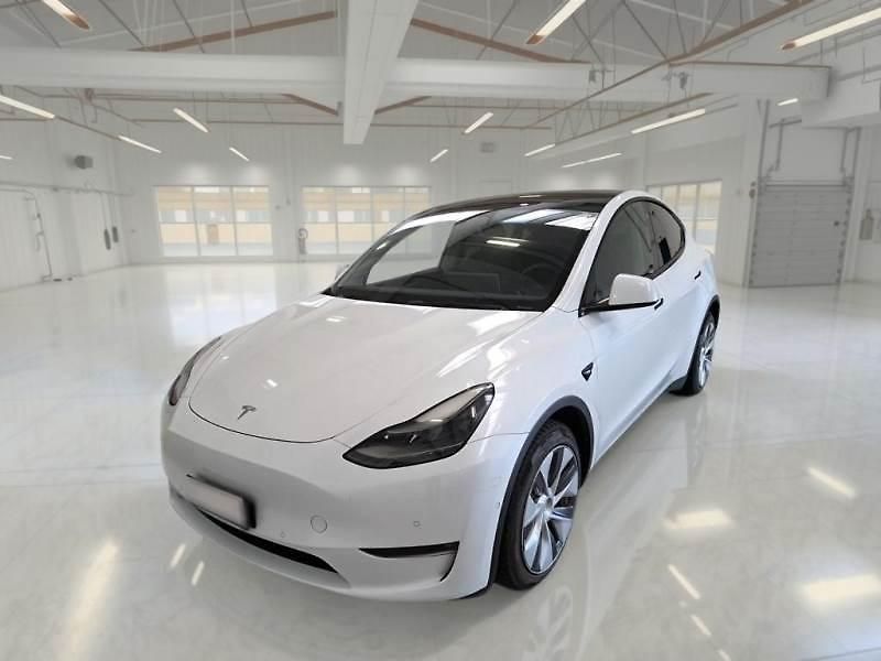 Tesla Model Y (2022) AWD Long Range    PŘIPRAVUJEME - fotka 2 z 11