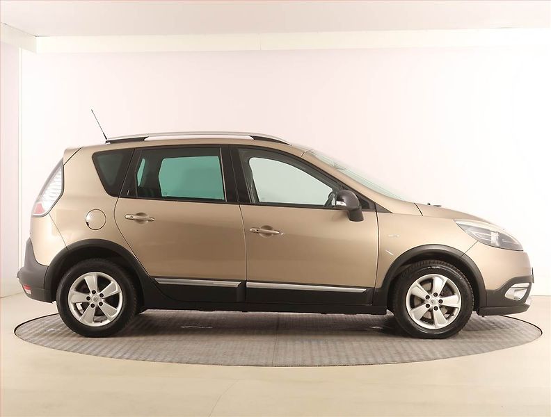 Renault Scénic (2013) BOSE 1.2 TCe, Navi, Tempomat - fotka 6 z 22