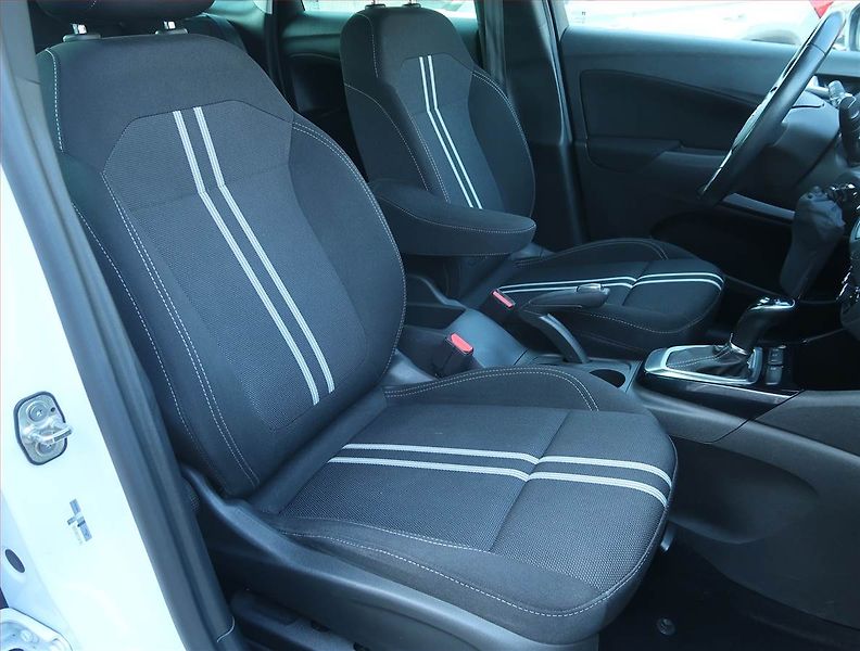 Opel Crossland X (2024) 1.2 Turbo, Automat, Serv.kniha - fotka 9 z 16