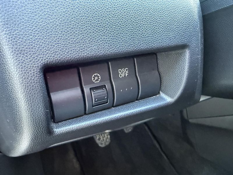 Mazda 3 2.0 Sport - fotka 28 z 32