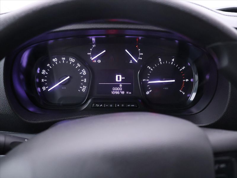 Toyota ProAce 2,0 D-4D 140k CZ Active L2 DPH - fotka 13 z 30