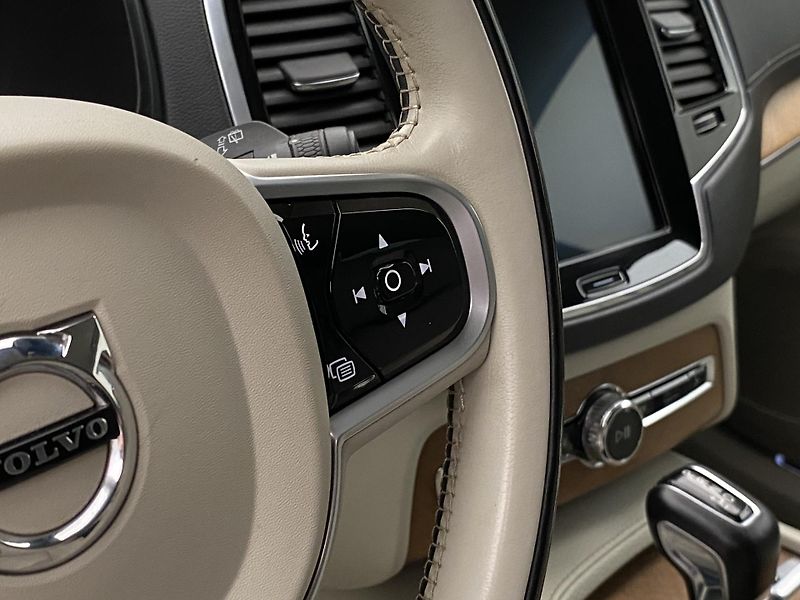 Volvo XC90 D5 AWD INSCRIPTION REZERVACE - fotka 20 z 49