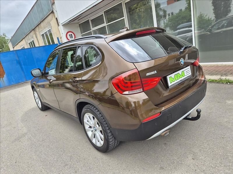 BMW X1 xDrive 20d AT*nove ROZVODY - fotka 7 z 25