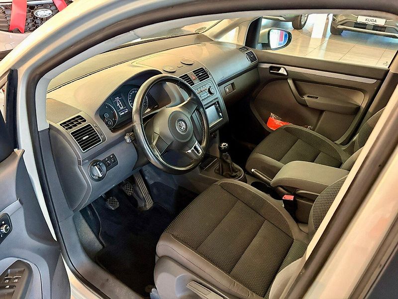 Volkswagen Touran (2011) 2.0 TDI KLIMA TEMPOMAT - fotka 9 z 15