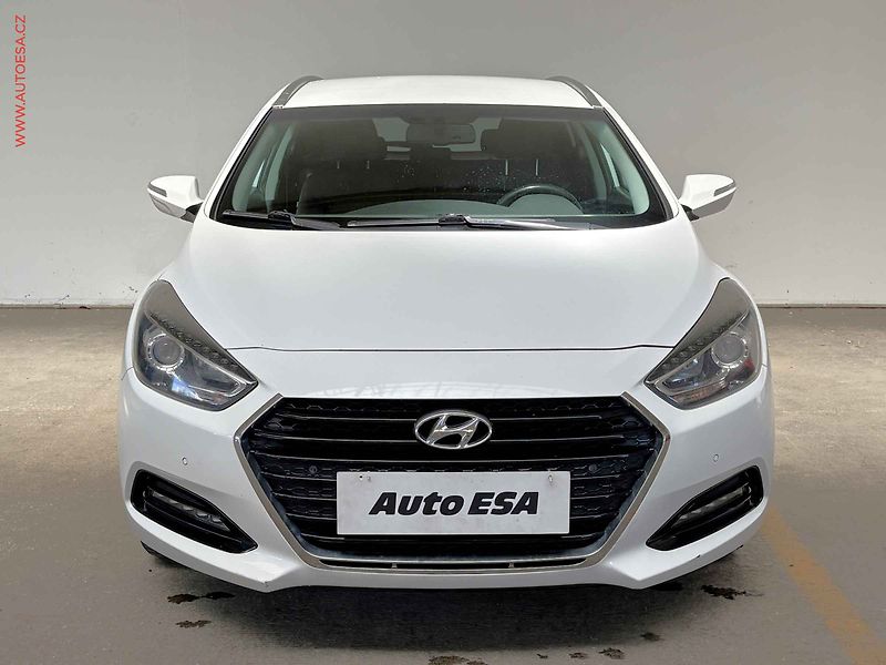 Hyundai i40 (2016) 1.7 CRDI, ČR, servis.kniha - fotka 2 z 17
