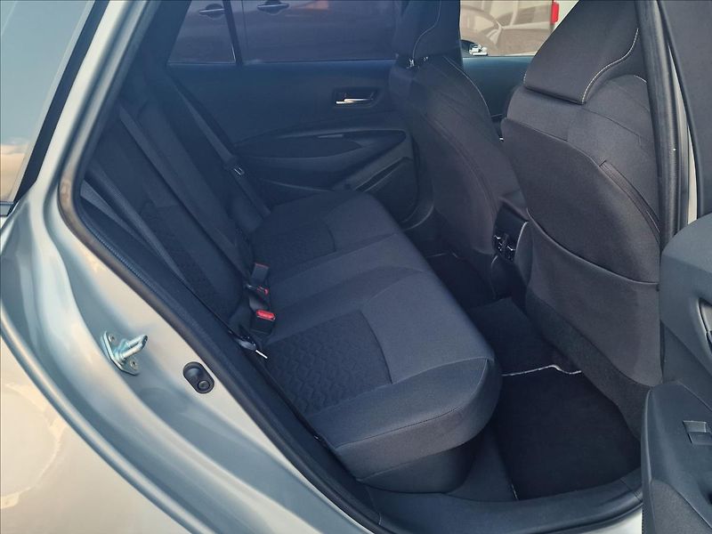Toyota Corolla 1.8 Hybrid Comfort,ČR ,1.Maj. - fotka 15 z 48