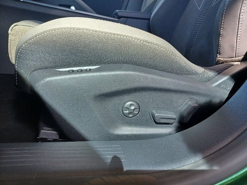 Opel Astra (2026) ST ULTIMATE 1,6T PHEV 195k AT - fotka 18 z 32