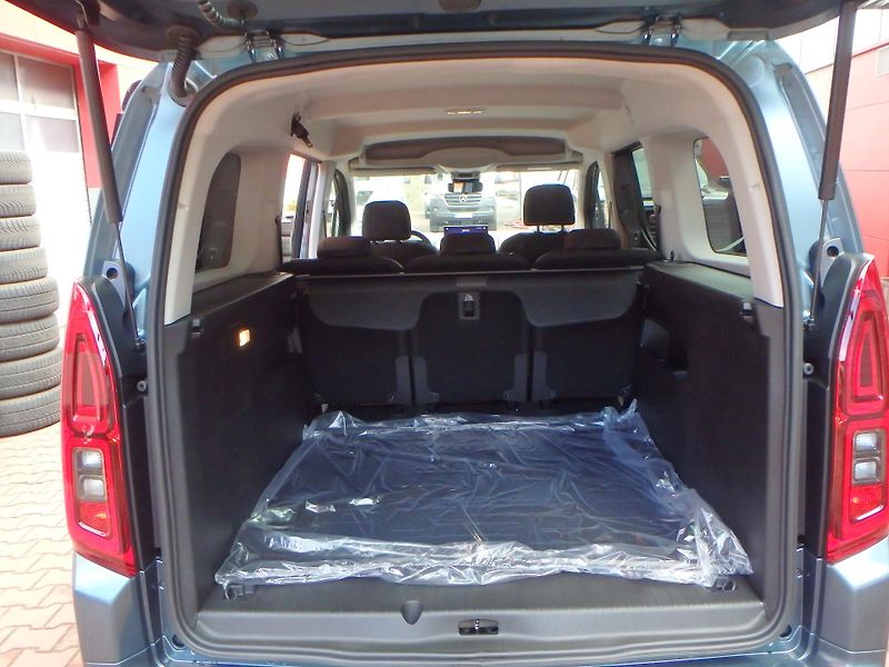 Toyota ProAce City Verso Family 1.5 d 130-Long,8aut. - fotka 22 z 23