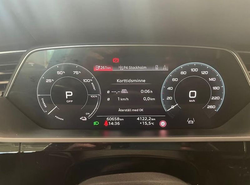 Audi Q8 e-tron 50 Q SoH 94% Kam Matrix HuD - fotka 11 z 20