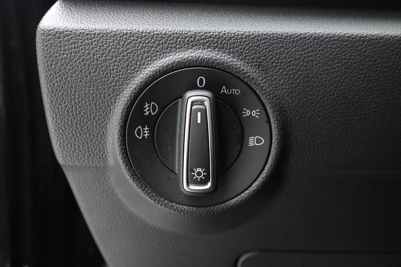 Volkswagen T-Roc 2,0 TDI 110kW Clever Navi Záru - fotka 26 z 30