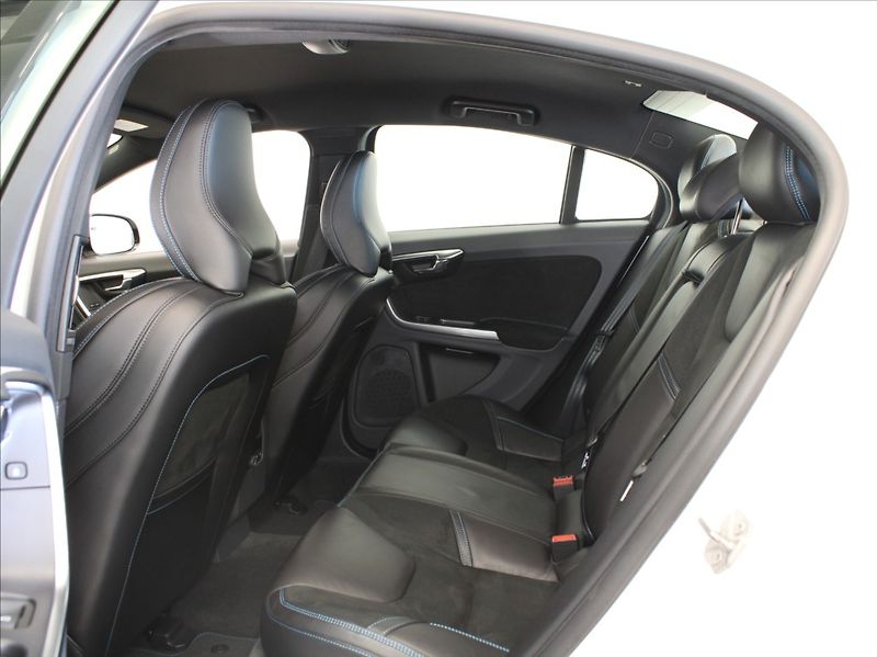 Volvo S60 2,0 Polestar 270kW 75tkm.ČR - fotka 7 z 27