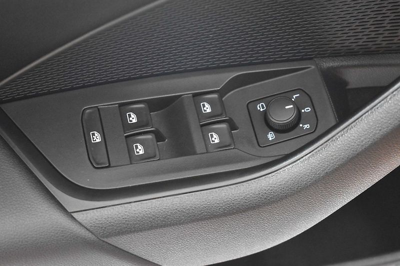 Škoda Octavia 2.0 TSI SPORTLINE*DCC*4x4*ČR - fotka 17 z 57