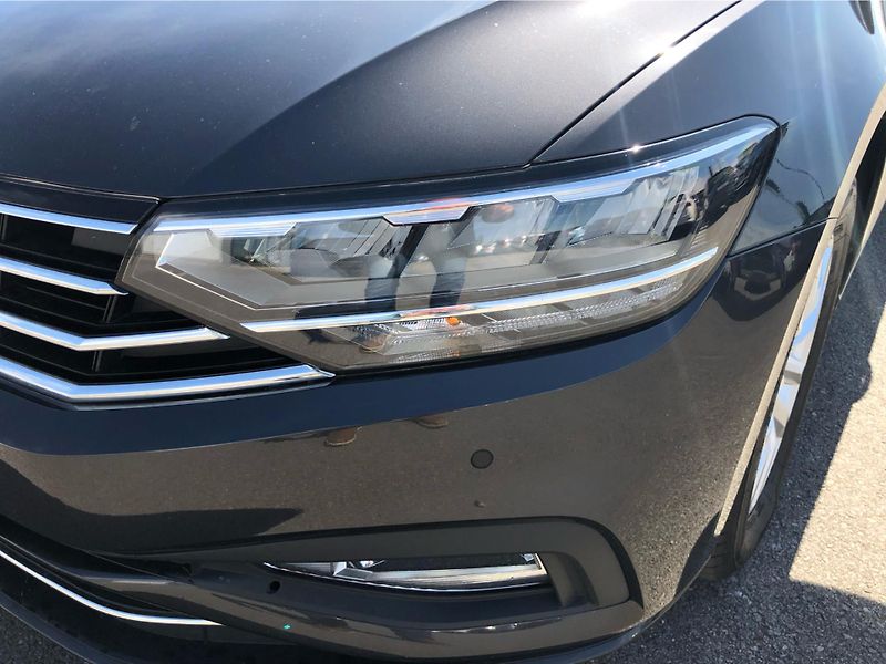 Volkswagen Passat Business 2.0 TDI 110kW DSG Var - fotka 26 z 28