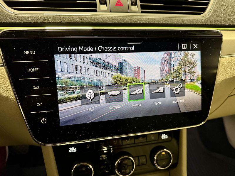 Škoda Superb (2023) L&K 2,0 TDI 147 kW 7-st aut 4x - fotka 57 z 66