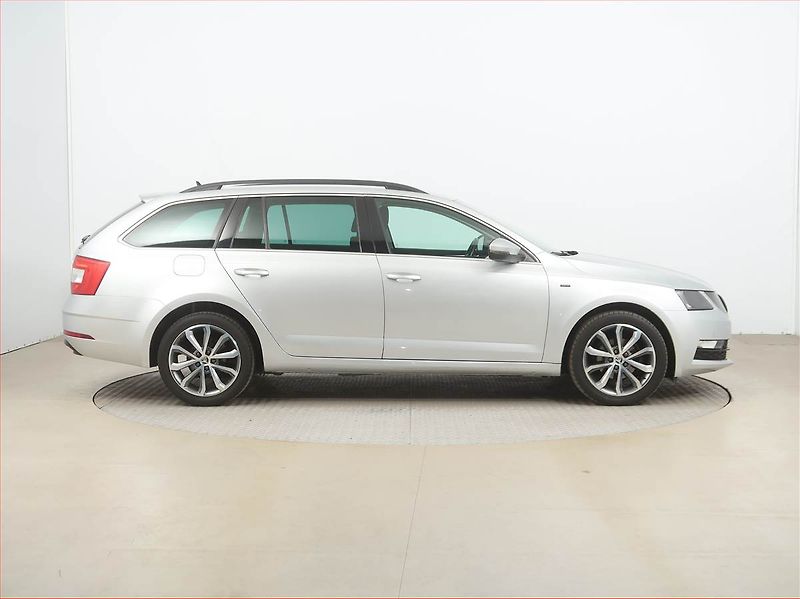 Škoda Octavia (2017) 1.6 TDI, Automat, Navi - fotka 6 z 18