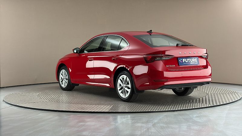 Škoda Octavia 1.5 TSI Style - fotka 2 z 25