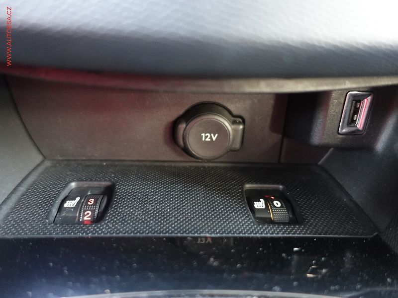 Peugeot 308 (2018) 1.5 HDi, Navi, AC - fotka 20 z 22