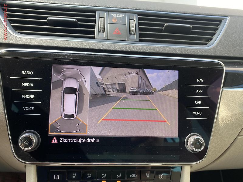 Škoda Superb (2022) 2.0 TDi, ČR, L&K, DSG, LED - fotka 18 z 20