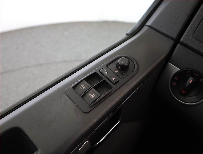 Volkswagen Multivan (2005) Comfortline 2.5 TDI - fotka 11 z 13