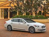Kia K900.