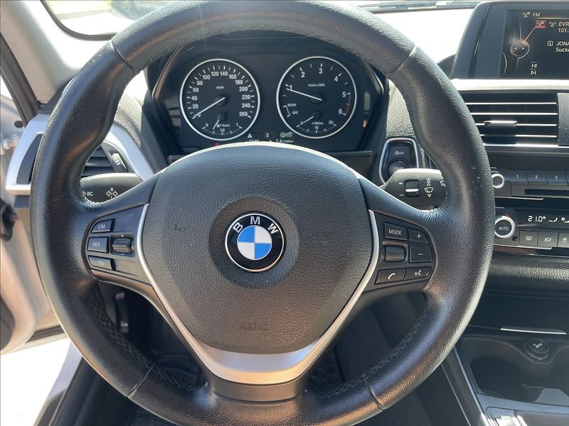 BMW Řada 1 2,0 d 110kw xDrive - fotka 14 z 33