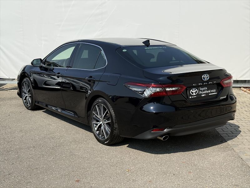 Toyota Camry 2,5 Executive VIP - fotka 4 z 21